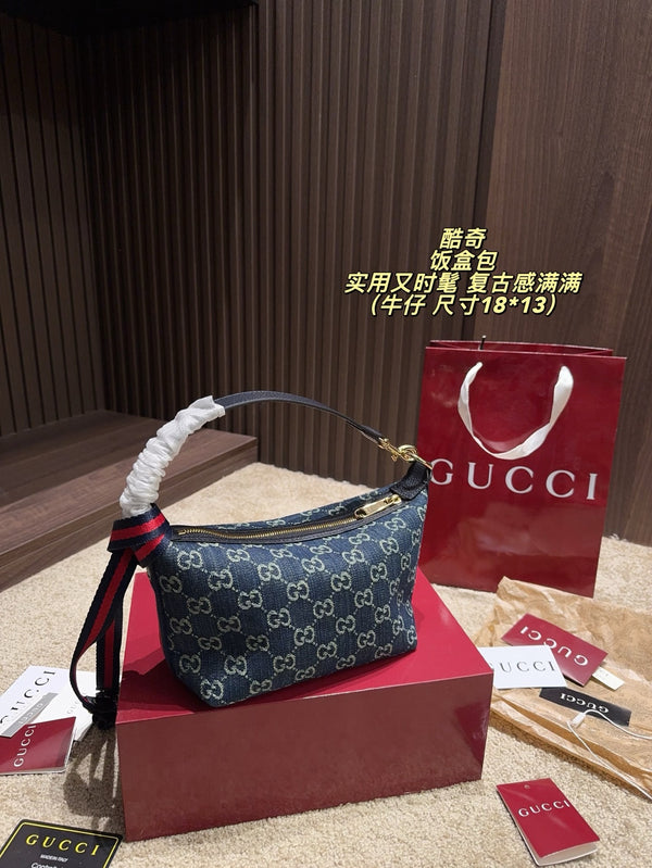 Lady Lunetta Small Shoulder Bag