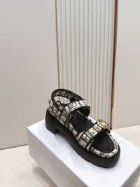 Dioract Sandals
