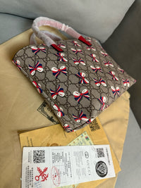 Supreme Tote