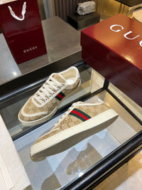 Stretch Low Top Trainers