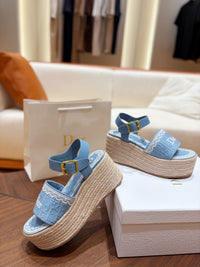 Dentelle Wedge Sandals