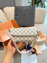 Ivy Wallet On Chain Bag