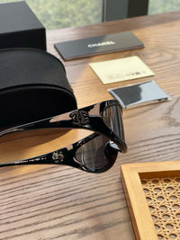 CH73761 Shield Sunglasses