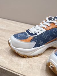 Run 55 Sneakers
