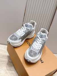 Run 55 Sneakers
