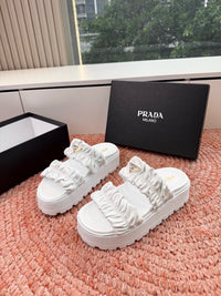 Matelassé Nappa Flatform Slides