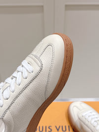 Frontrow Sneakers