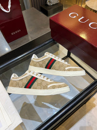 Stretch Low Top Trainers