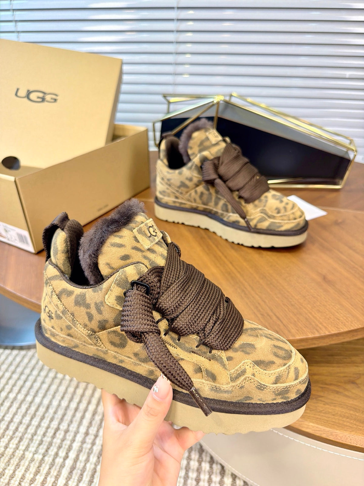 Lowmel Sneakers