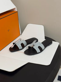 Oasis Sandal