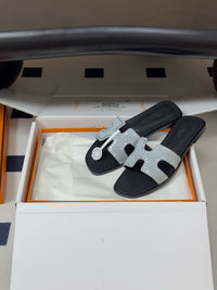 Oasis Sandal