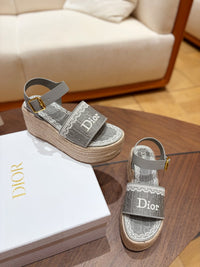 Dentelle Wedge Sandals