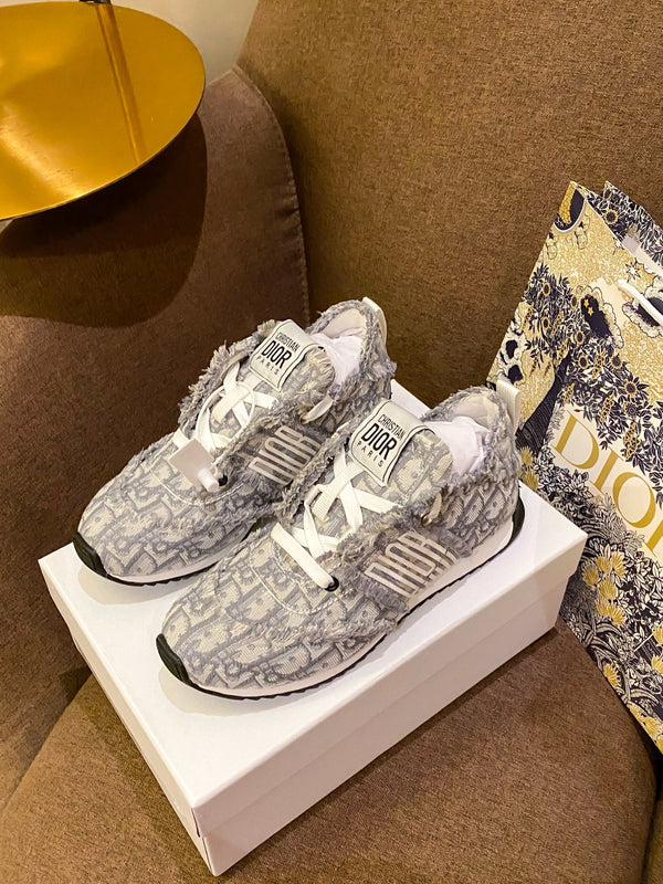 Round Toe Trainers