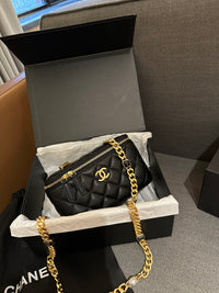 Vanity Case with Chain