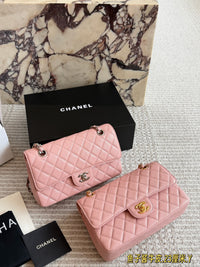 Classic Flap Bag 23