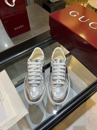 Stretch Low Top Trainers