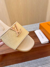 Capri Flat Mules