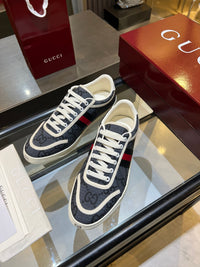 Stretch Low Top Trainers
