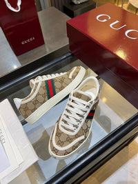 Stretch Low Top Trainers