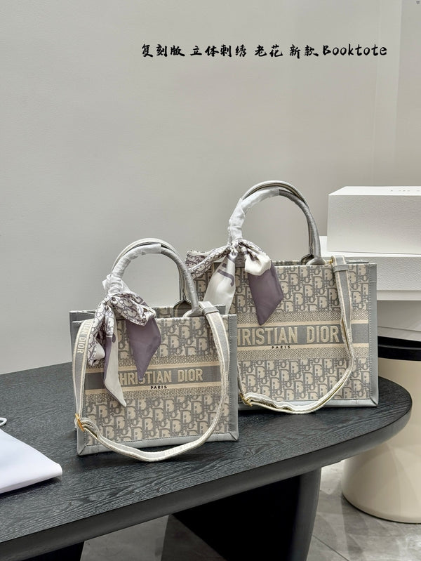 Book Tote Oblique Embroidery