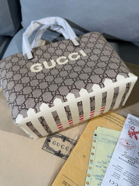 Supreme Tote