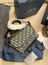 Jett Messenger Bag