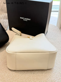 Le 5 À 7 Hobo Bag