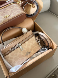 Rainer 18 Crossbody Bag
