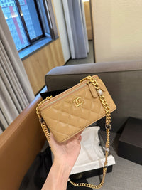 Vanity Case with Chain