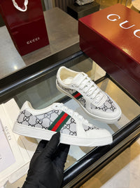 Stretch Low Top Trainers