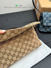 Madison Medium Shoulder Bag