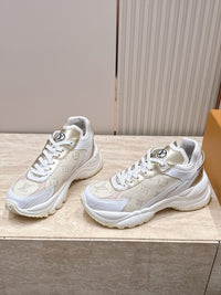 Run 55 Sneakers