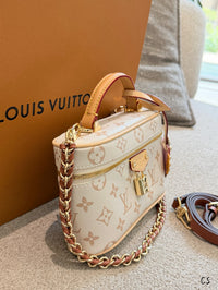 Vanity Chain Pouch
