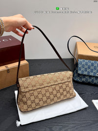 Madison Medium Shoulder Bag