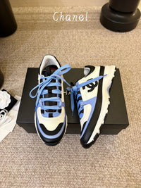Logo Sneakers