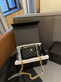 Vanity Case with Chain