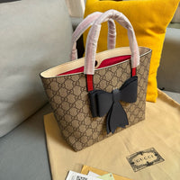 Supreme Tote