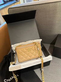 Vanity Case with Chain