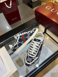 Stretch Low Top Trainers
