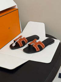 Oasis Sandal