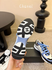 Logo Sneakers