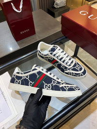 Stretch Low Top Trainers