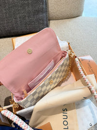 Ivy Wallet On Chain Bag