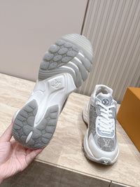 Run 55 Sneakers