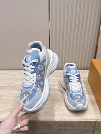 Run 55 Sneakers