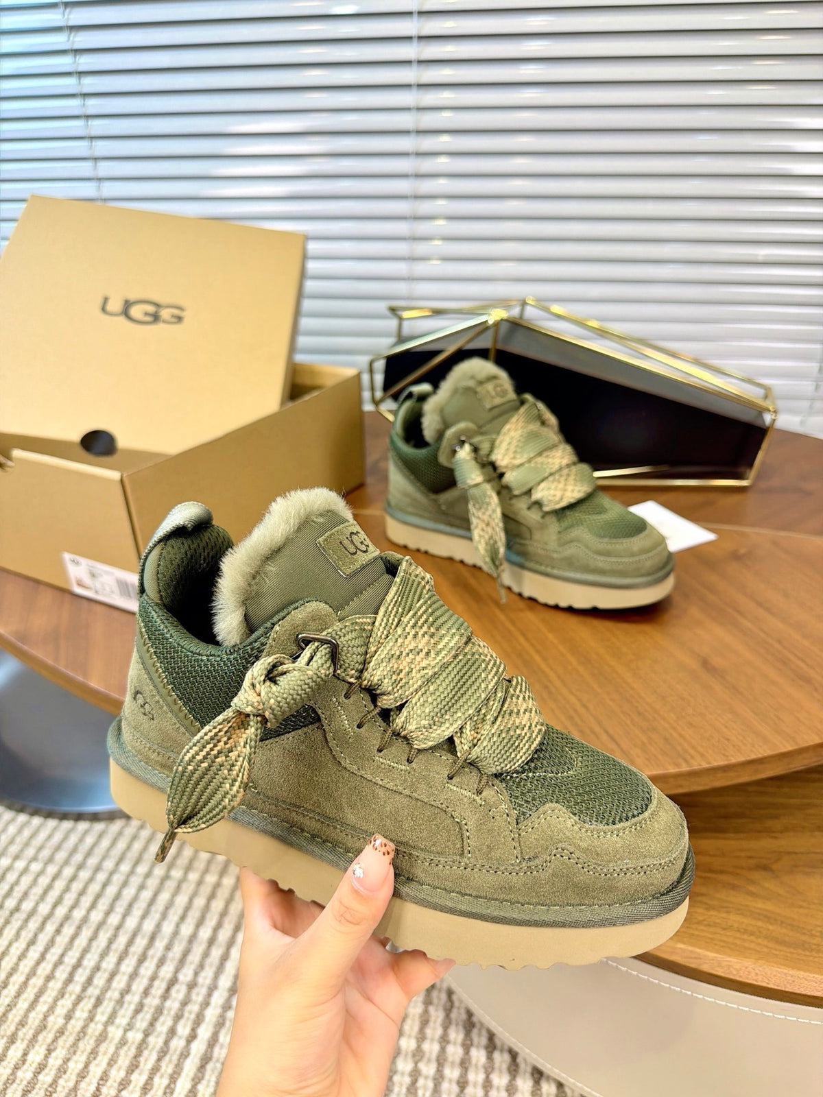 Lowmel Sneakers