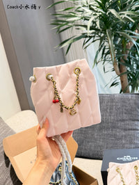 Jade Quilted Drawstring Bucket Bag