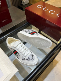 Stretch Low Top Trainers