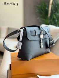 Steamer Crossbody