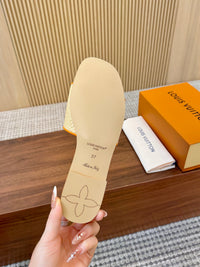 Capri Flat Mules